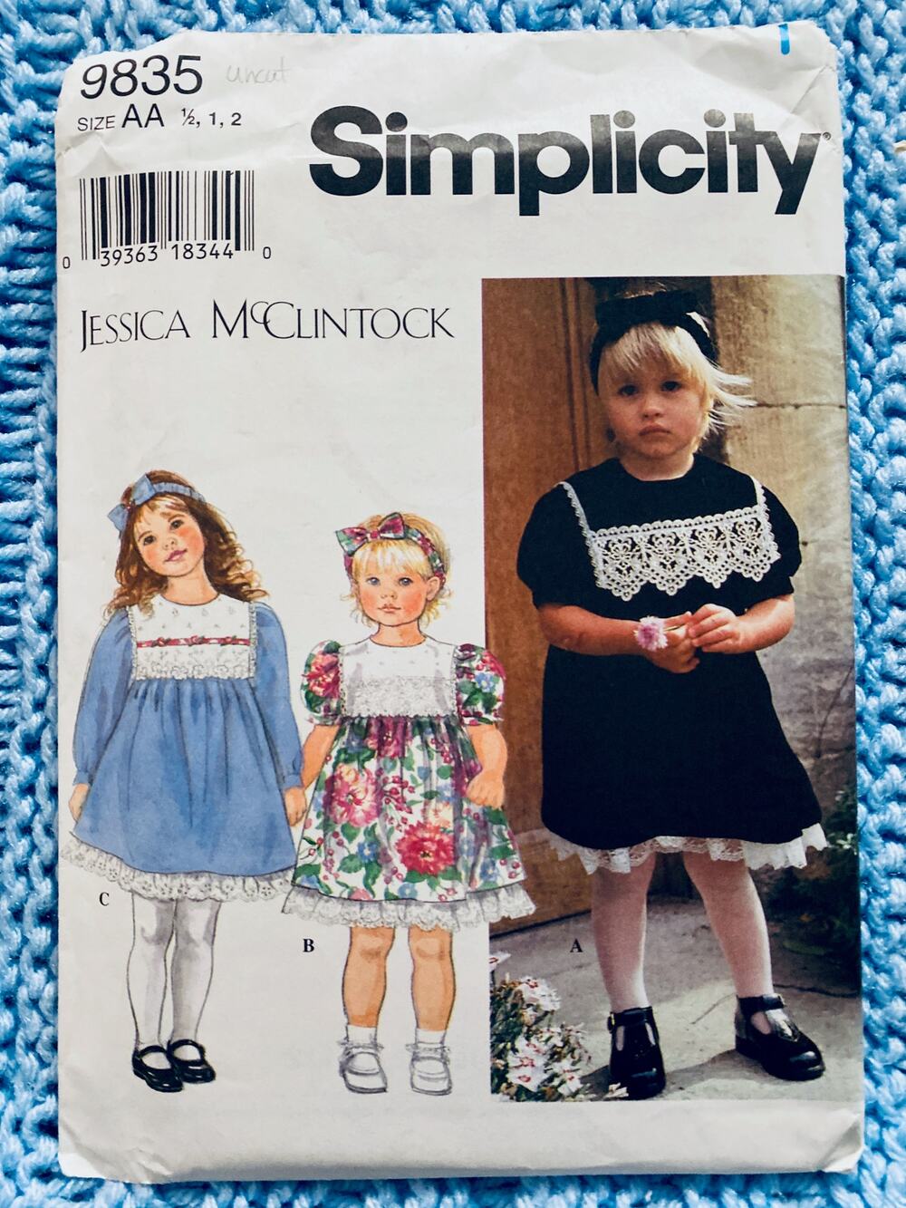 Simplicity Sewing pattern 9935 Girls dress puff sleeve